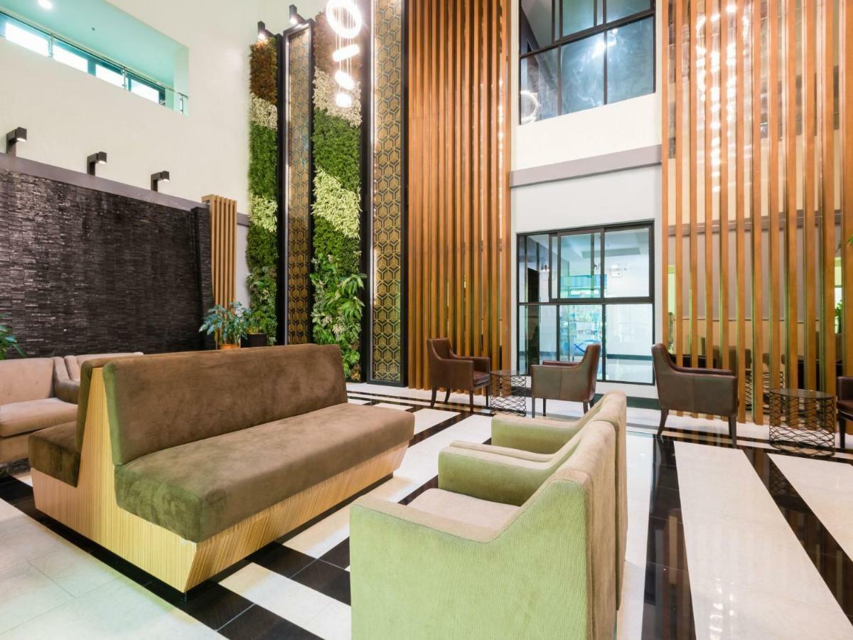 Dusit Grand Condo View Jomtien Beach Exterior photo