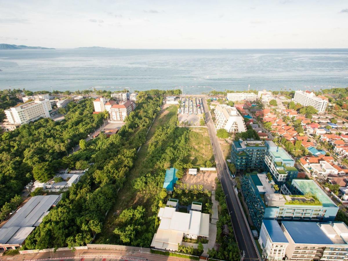 Dusit Grand Condo View Jomtien Beach Exterior photo