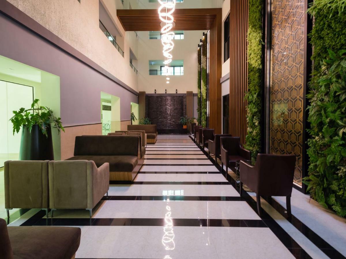 Dusit Grand Condo View Jomtien Beach Exterior photo