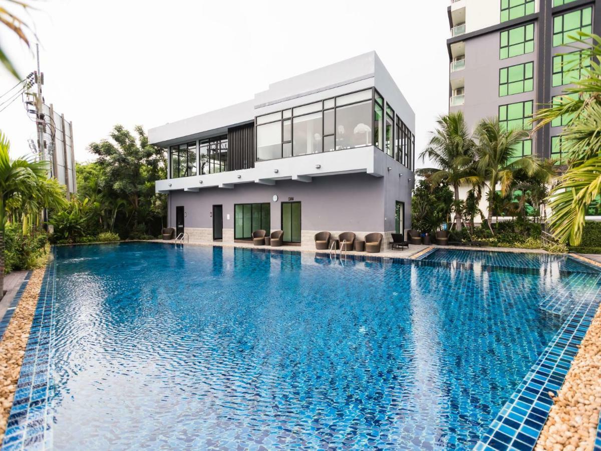 Dusit Grand Condo View Jomtien Beach Exterior photo