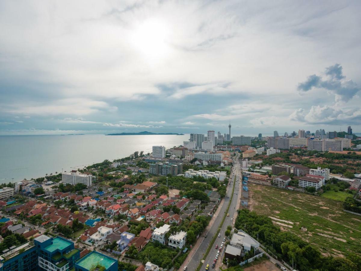 Dusit Grand Condo View Jomtien Beach Exterior photo