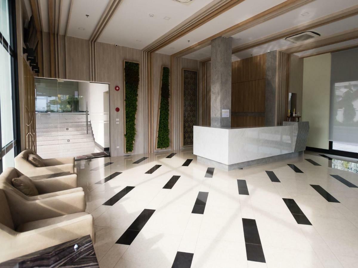 Dusit Grand Condo View Jomtien Beach Exterior photo